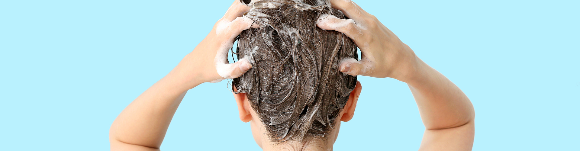 Com que frequência deve o cabelo ser lavado?